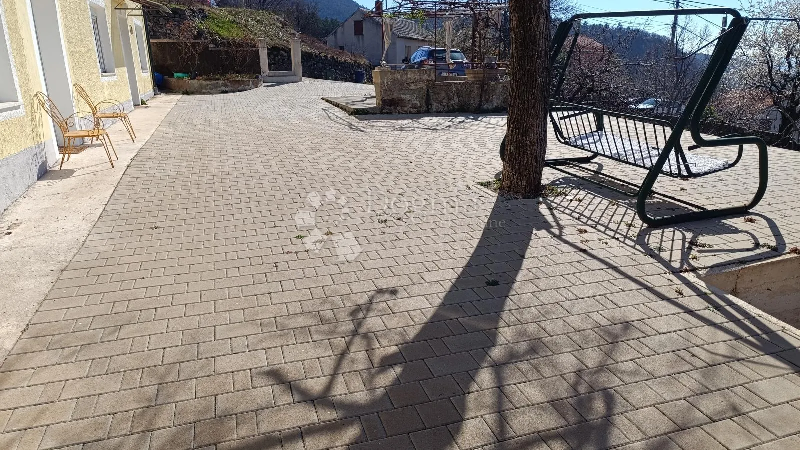 hreljin, kuća sa 2 dvoetažna stana, okućnica, parking - slika 19