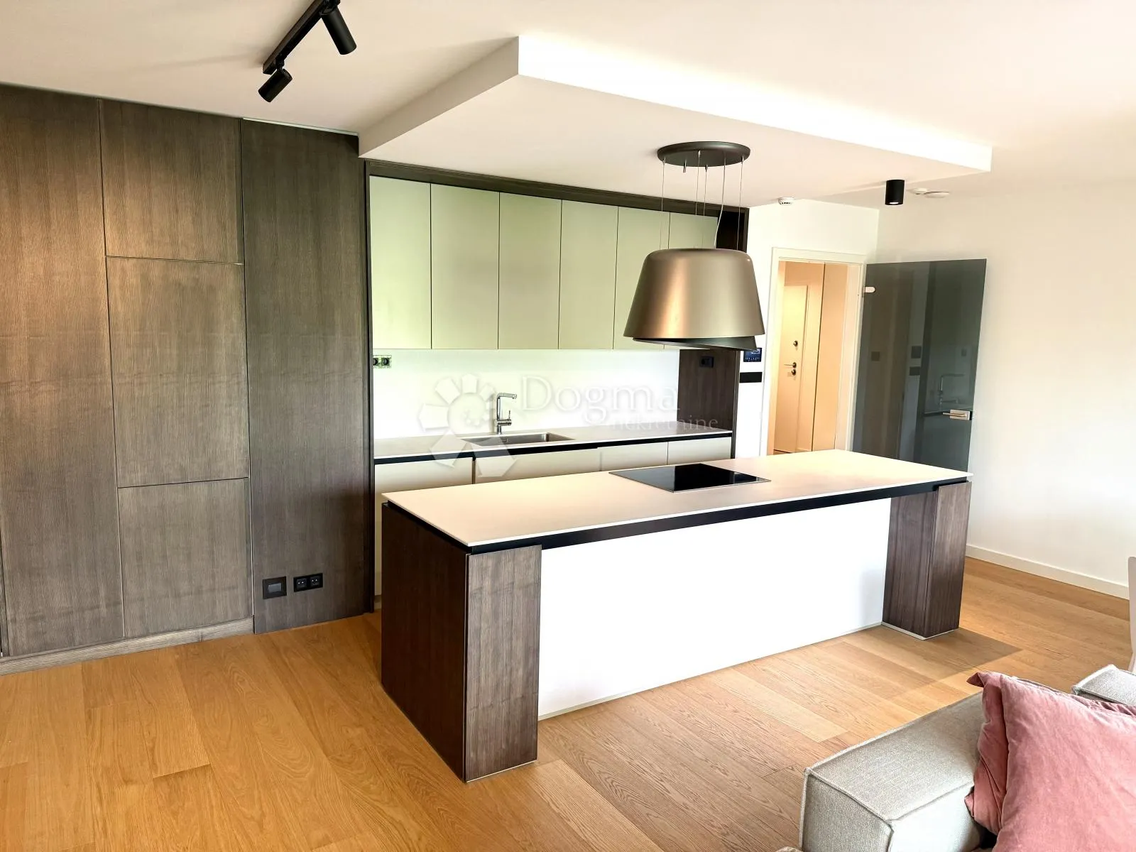zagreb, centar, luksuzan stan 97 m2 s privatnim liftom - slika 7
