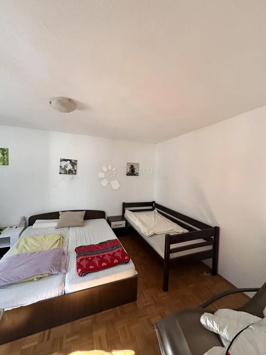 prodaje se dvojna kuća u sabunikama sa 3 apartmana - slika 10