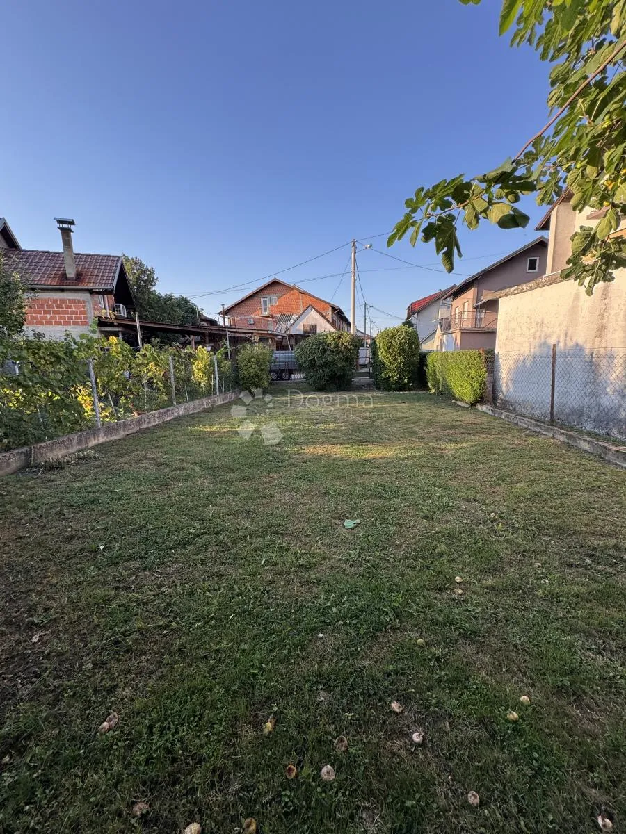 potencijal za gradnju nove kuće - 504 m2 - slika 26