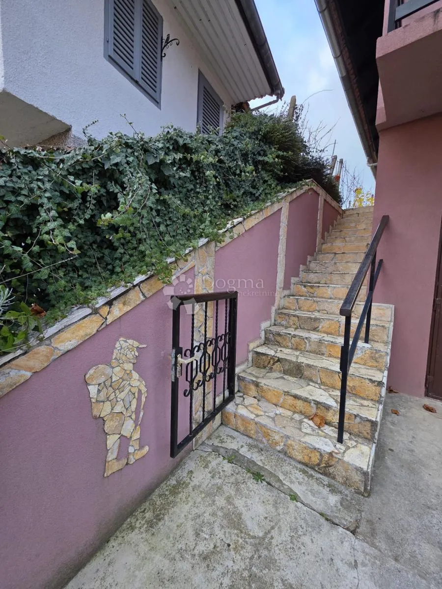 vikend kuća s vinogradom i velikom terasom – mirna i prirodna lokacija - slika 2