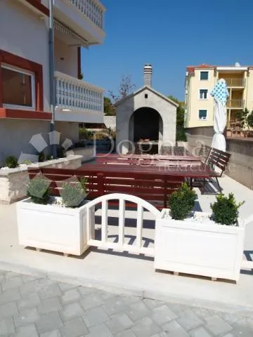 srima - atraktivna apartmanska kuća uz more - slika 7