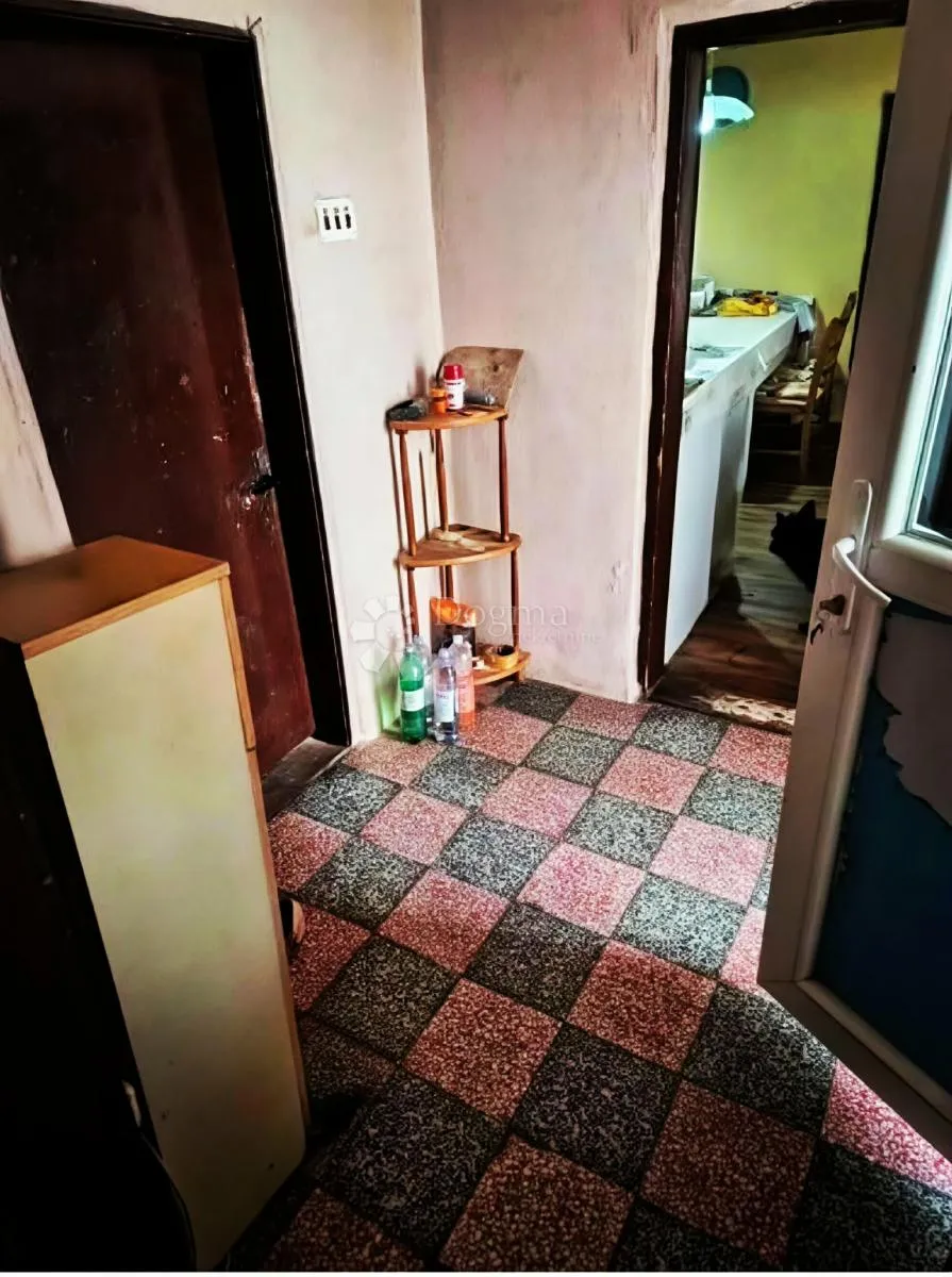kuća s okućnicom i velikim potencijalom - slika 5