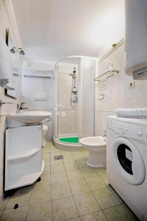 rovinj - kuća sa šest apartmana u srcu starog grada - slika 8