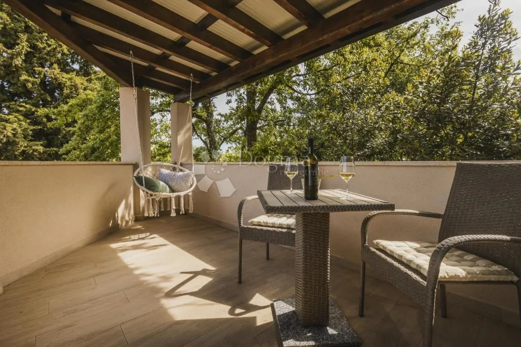 kuća s restoranom i 4 sobe za turistički najam - namješteno - slika 8