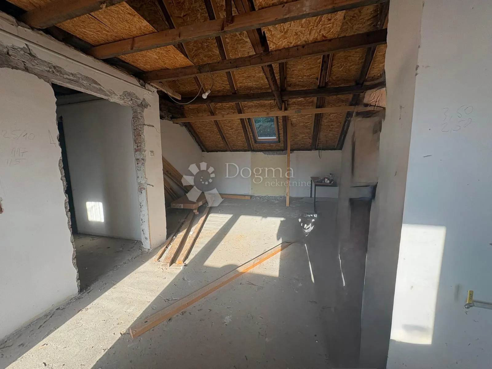 roh-bau potencijal u centru – 108 m² + dvorište - slika 11