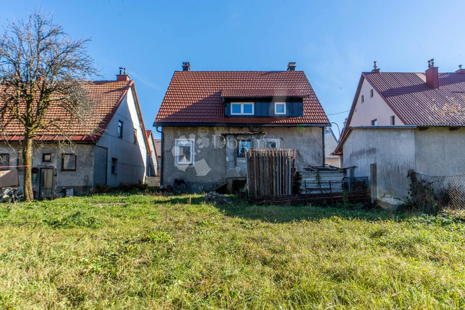 prostrana kuća u centru delnica - slika 2