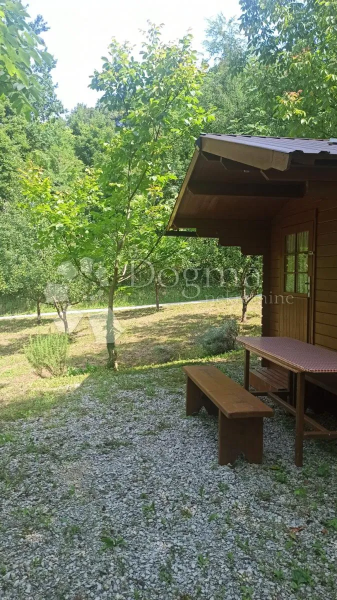 zemljište sa kućicom i spremištem, te wc-om nadomak zaboka - slika 54