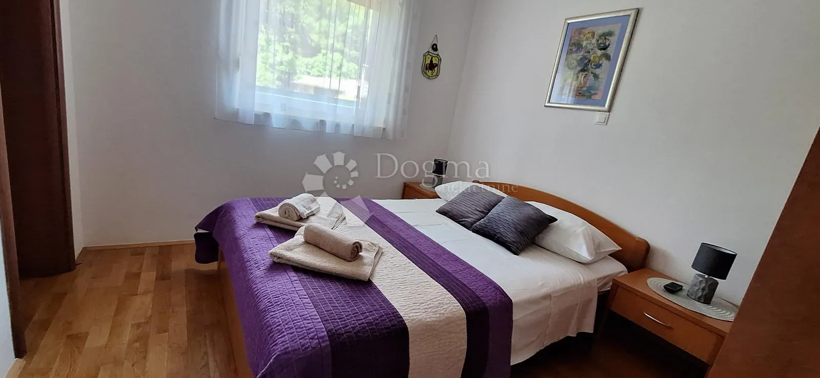 prostrana kuća na odličnoj poziciji - slika 9