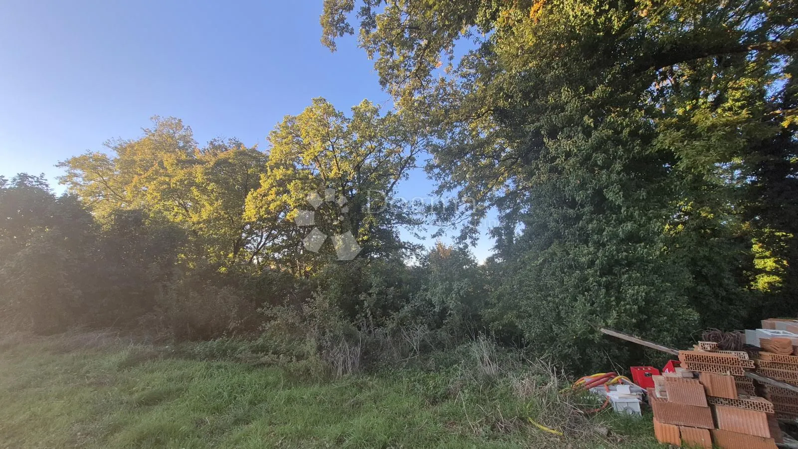 građevinsko zemljište površine 1968 m2, 2 km od mora, 80 eur/m2 - slika 6