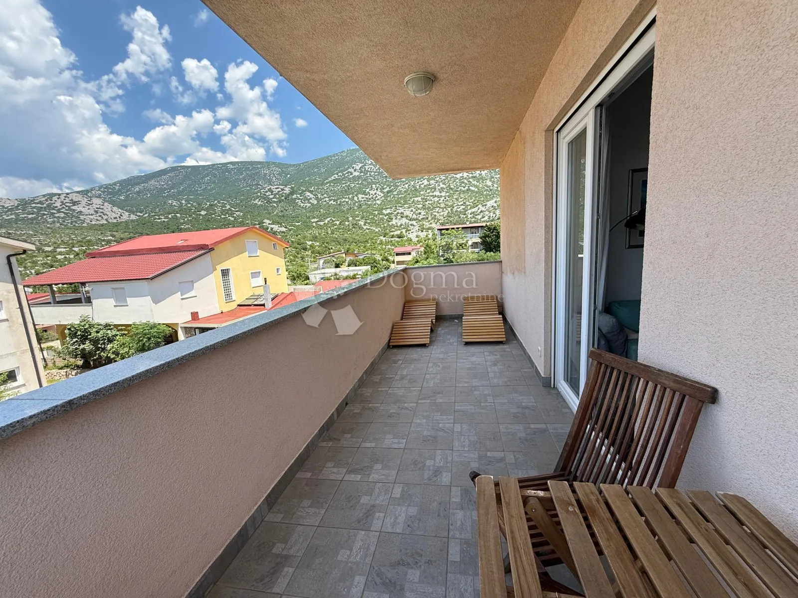 nov moderan namješten apartman 200 m od mora - slika 26