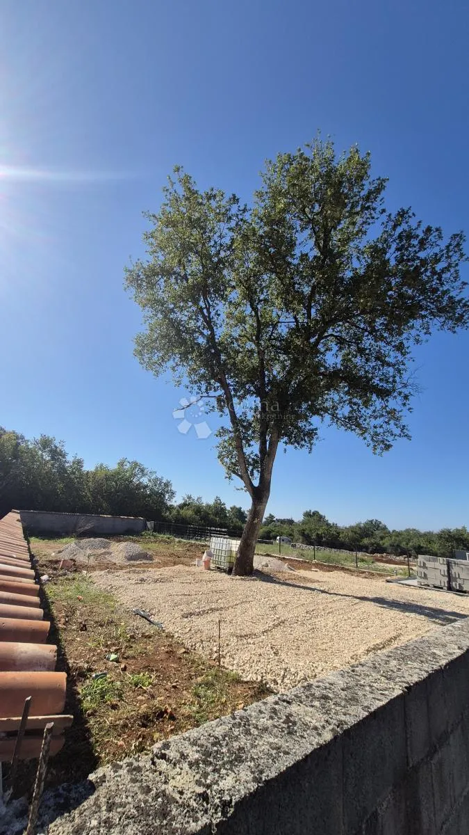 ograđeno poljoprivredno zemljište 476 m2 - slika 4