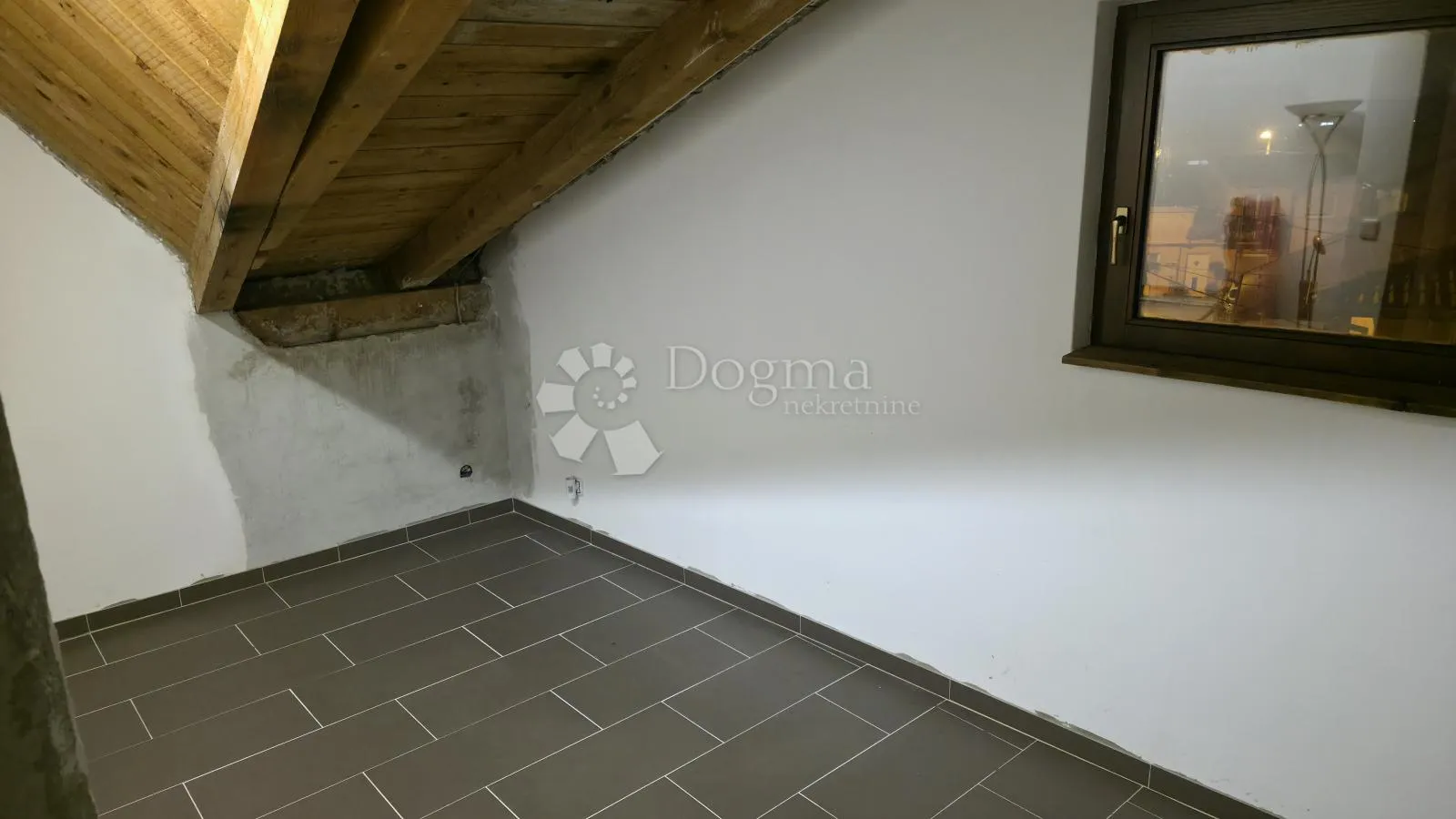 prodaja kuće, zagreb, ferenščica, 325m2 - slika 25