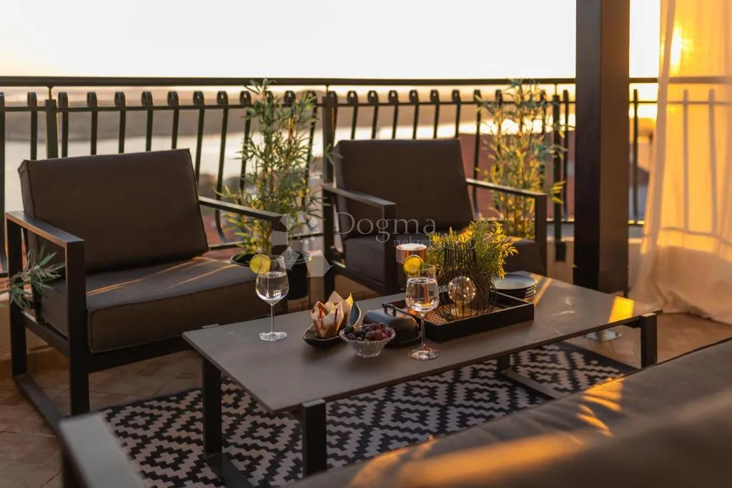 šibenik-penthouse s pogledom na more - slika 25