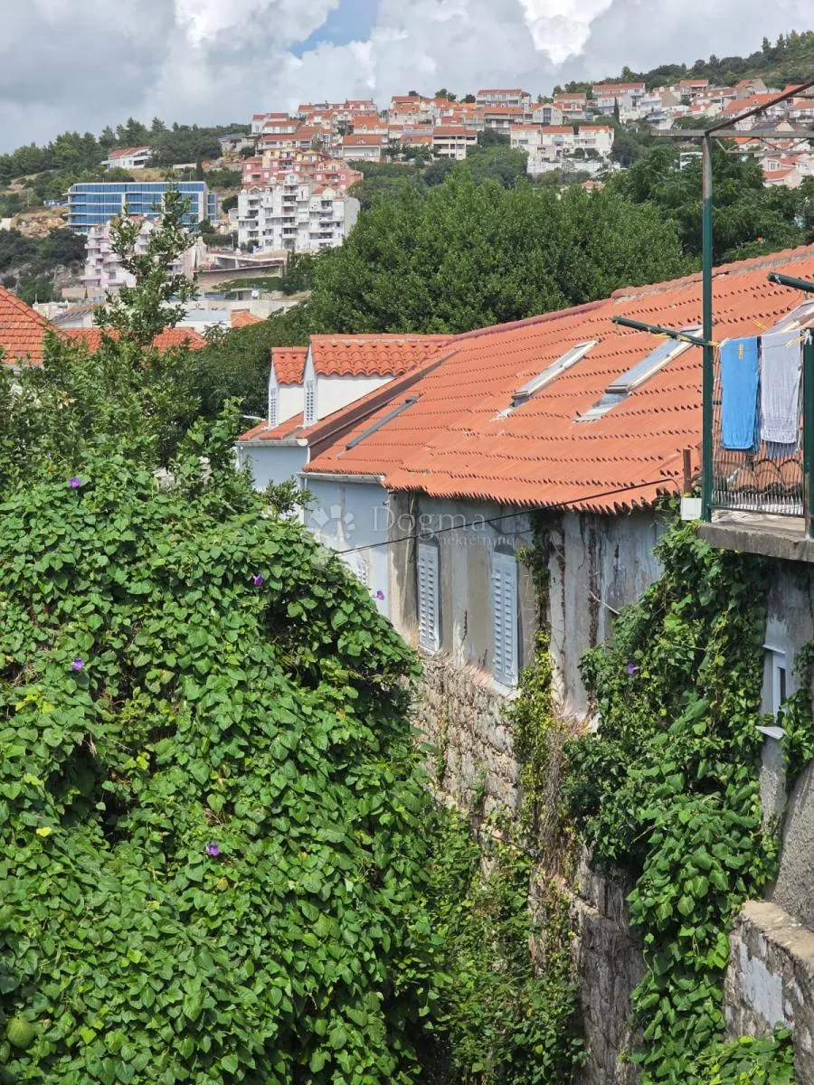 prodaje se kuća za adaptaciju – gruž - slika 1