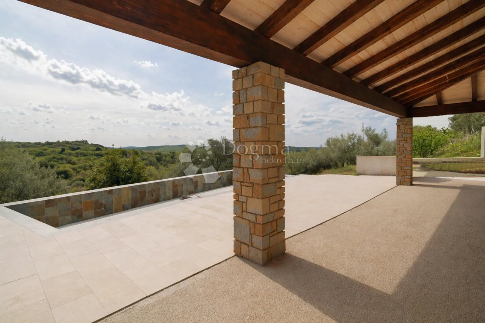 istarska vila s panoramskim otvorenim pogledom prema moru - slika 18