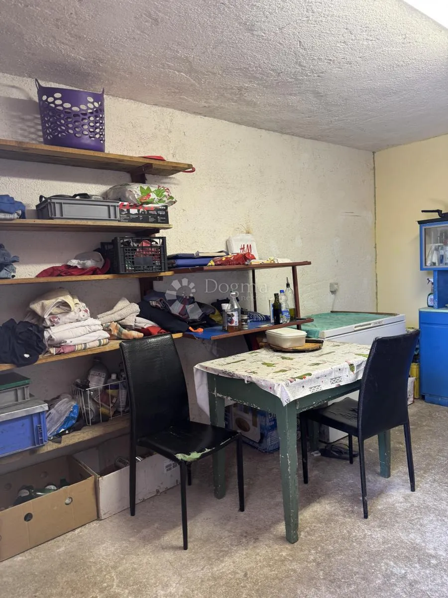 kuća sa potencijalom i građevinskim terenom / buzet - slika 5
