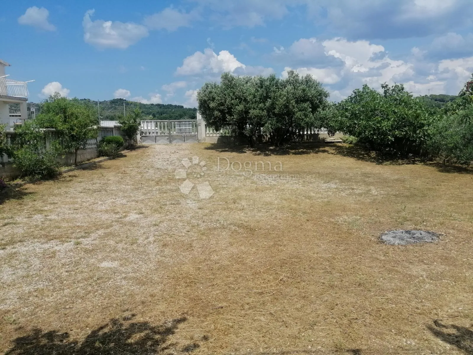 tribunj - kuća s 9 apartmana + građevinska parcela 418 m2 - slika 13