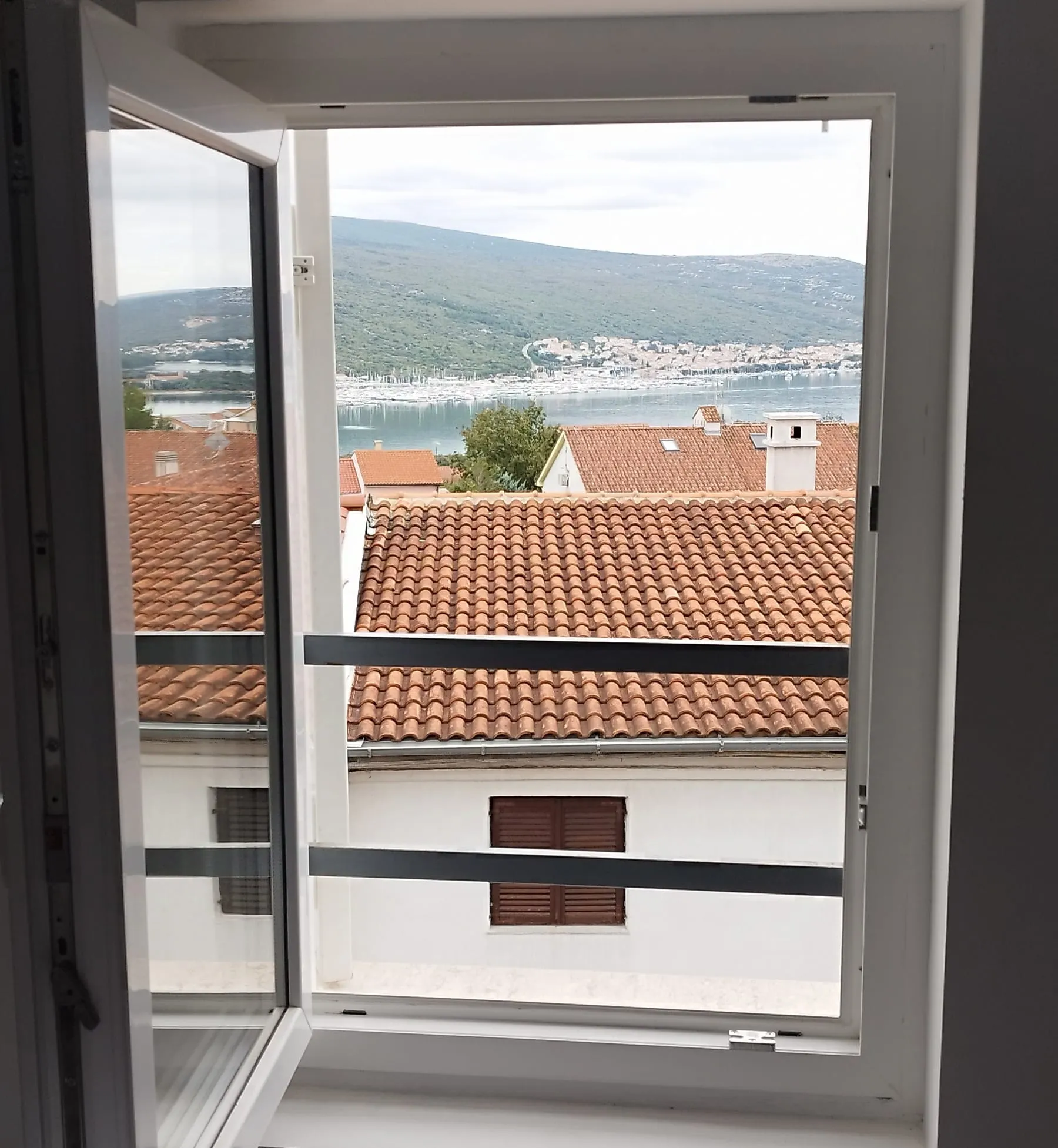 samostojeća kuća s bazenom na mirnoj lokaciji - slika 25