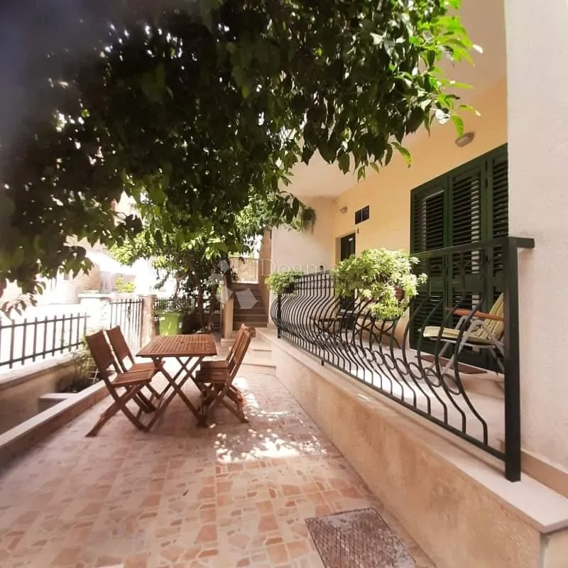 predivna apartmanska kuća podgora - slika 32