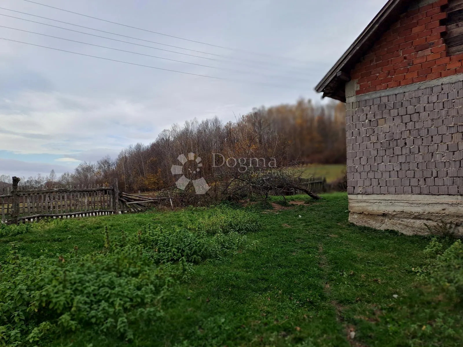 posjed s bunarom i dosta šume - slika 18