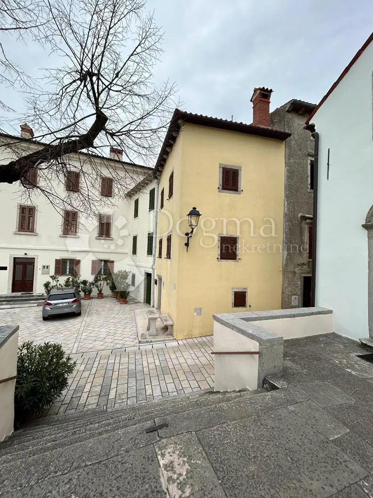 kuća u centru pićna - novi krov, fasada i instalacije - slika 29