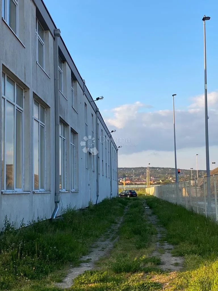 izuzetna investicijska hala 1350 m2u sl.brodu-stabilan najam +solarni profit! - slika 14