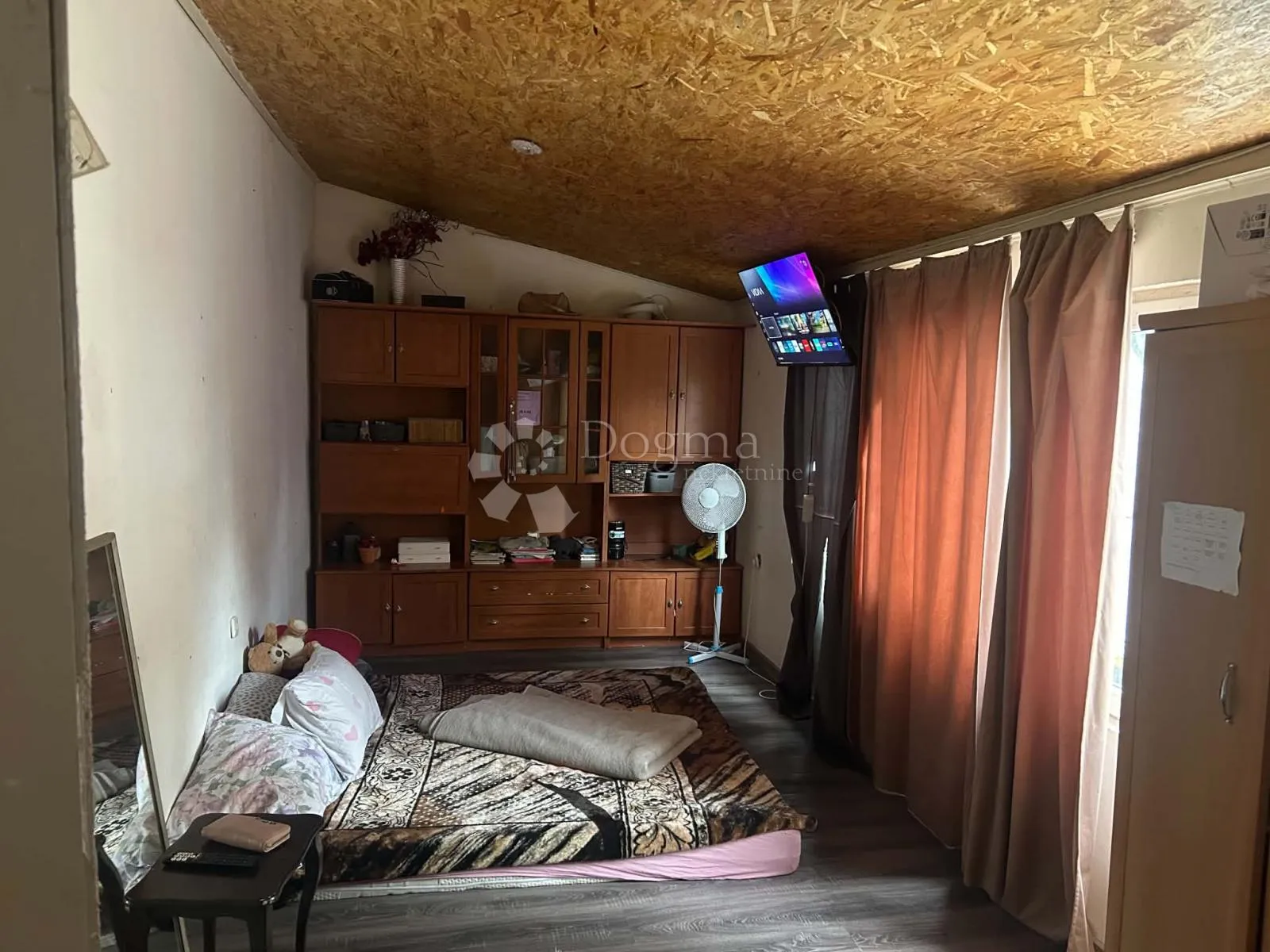 kuća s okućnicom i velikim zemljištem u koški - slika 11