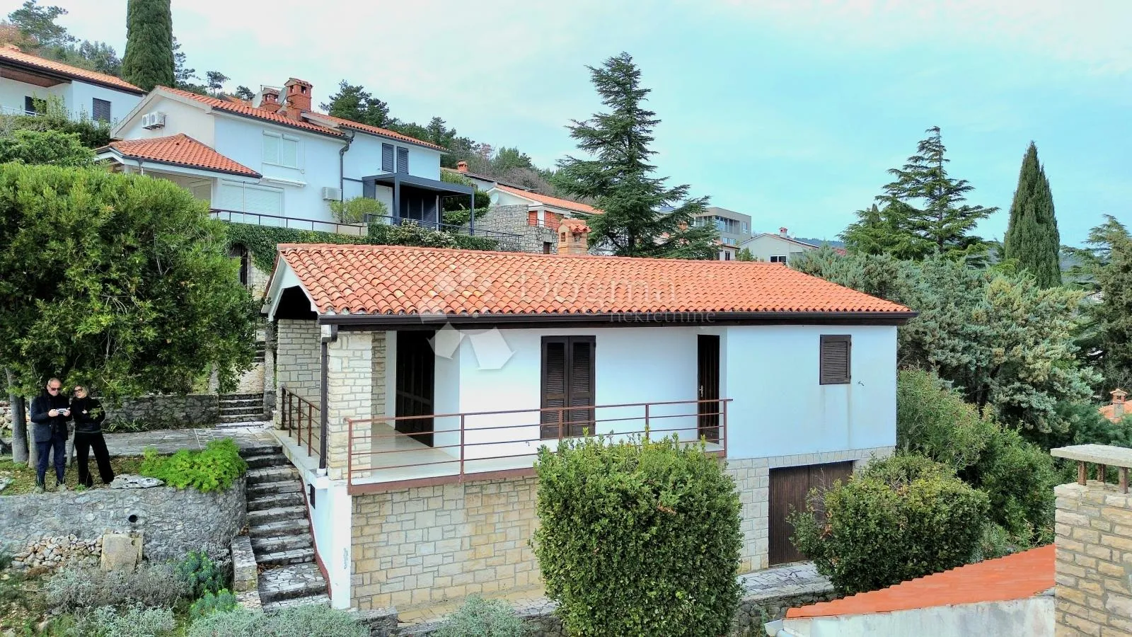 kuća s pogledom na more s velikim potencijalom – 30 m od plaže! - slika 3