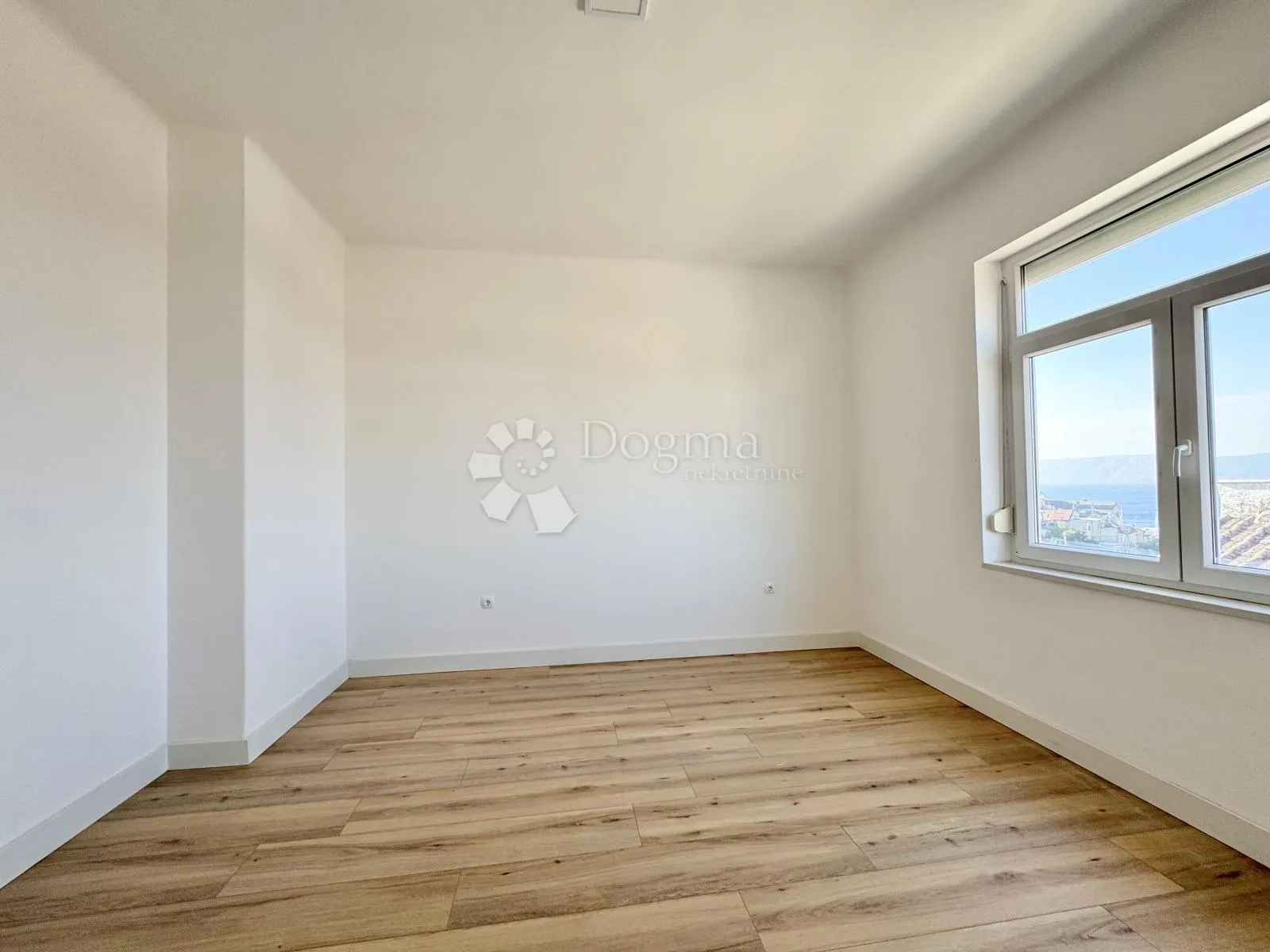 novi vinodolski - adaptiran stan 57 m² - pogled na more - slika 4
