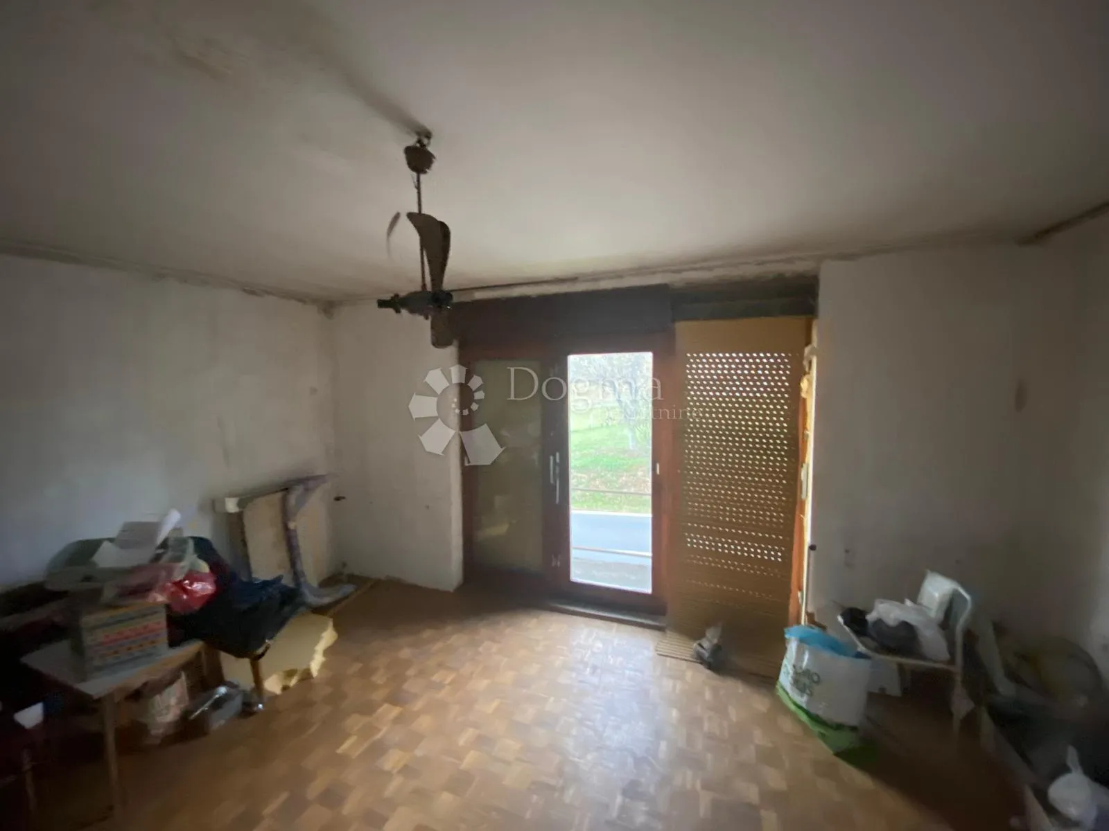 dvojna kuća za adaptaciju - slika 10