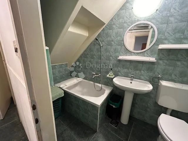 šarmantna starina u prvom redu do mora - slika 9