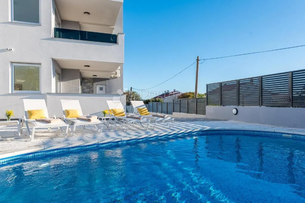 investicijska prilika !! 6 apartmana 4★ s bazenom - slika 6