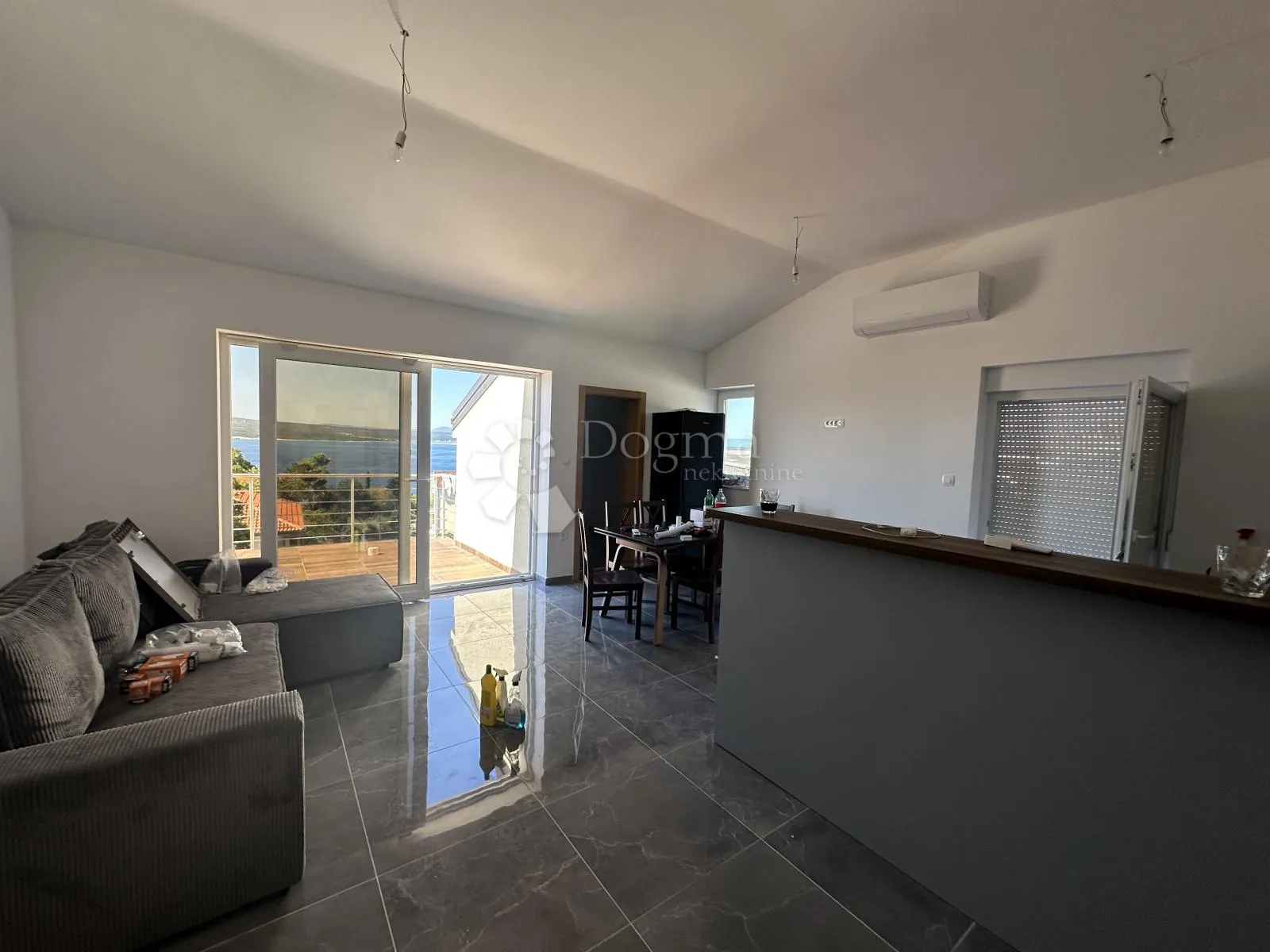 kuća sa 6 apartmana 550m2 u blizini mora - slika 3