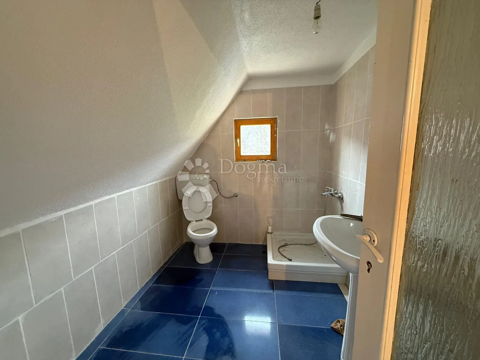kuća 2 apartmana 2 građ zemljišta poljo 3000m2 - slika 21