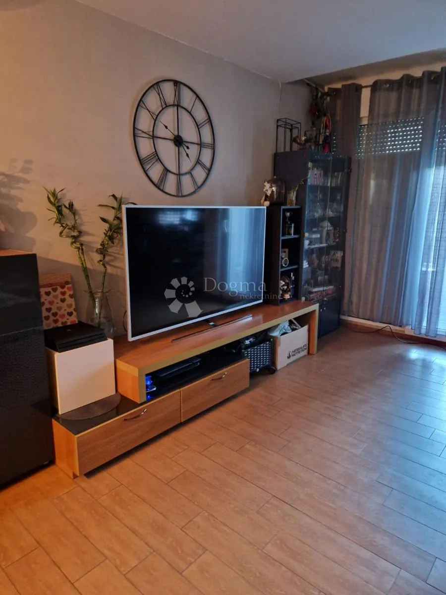 škurinje odličan dvoetažni stan 3s+db - slika 7