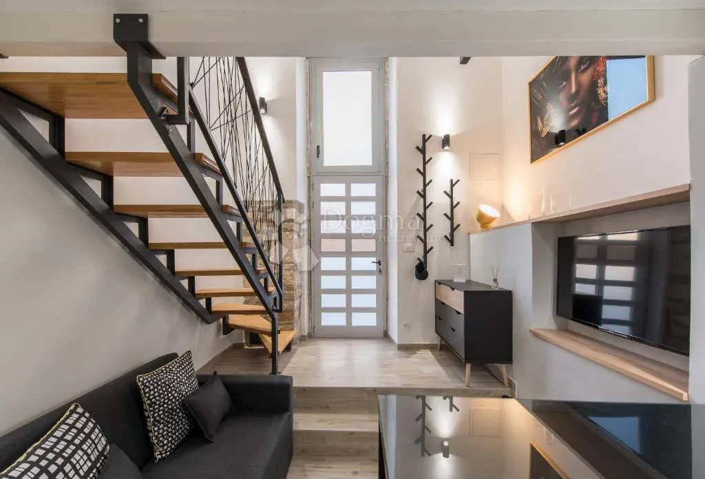 6 apartmana s bazenom u centru pule - slika 27