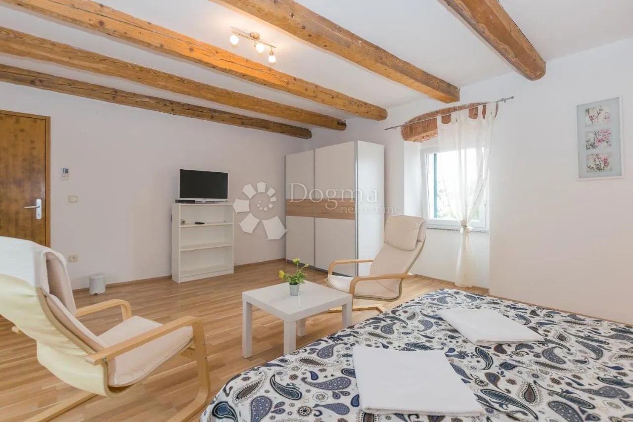 kuća za odmor s bazenom - slika 10