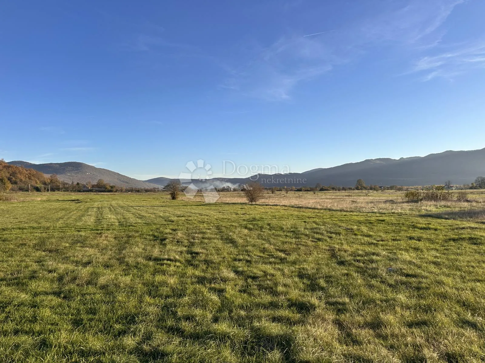 sinac prodaje se građevinsko zemljište 11000 m2 - slika 1