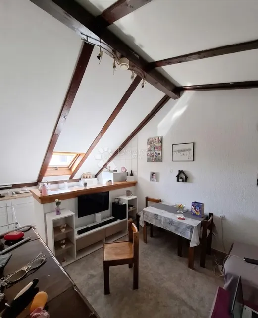 kuća s dvorištem vrapče, parcela 240 m², 2 cjeline - slika 11