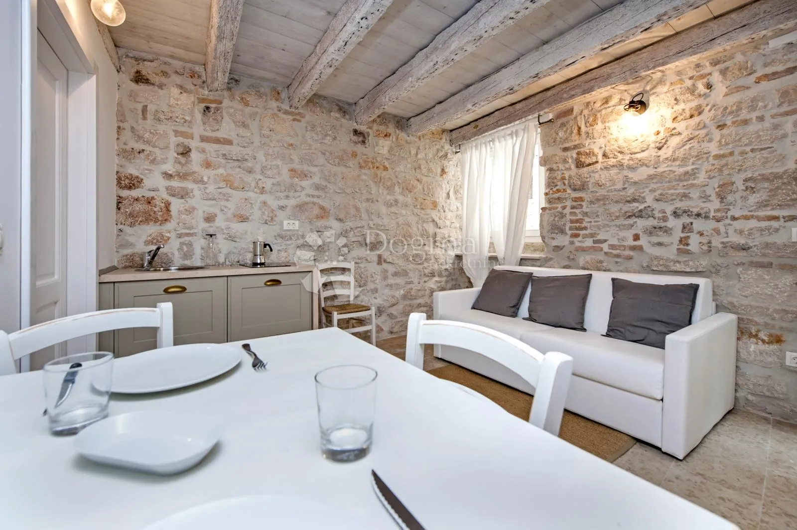 rovinj - sniženo! kuca s 3 apartmana u srcu starog grada - slika 5