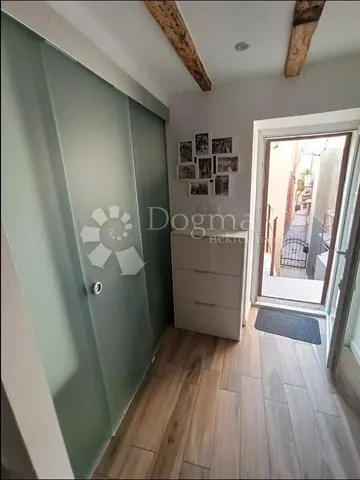 novouređeni apartman baška stara jezgra - slika 7