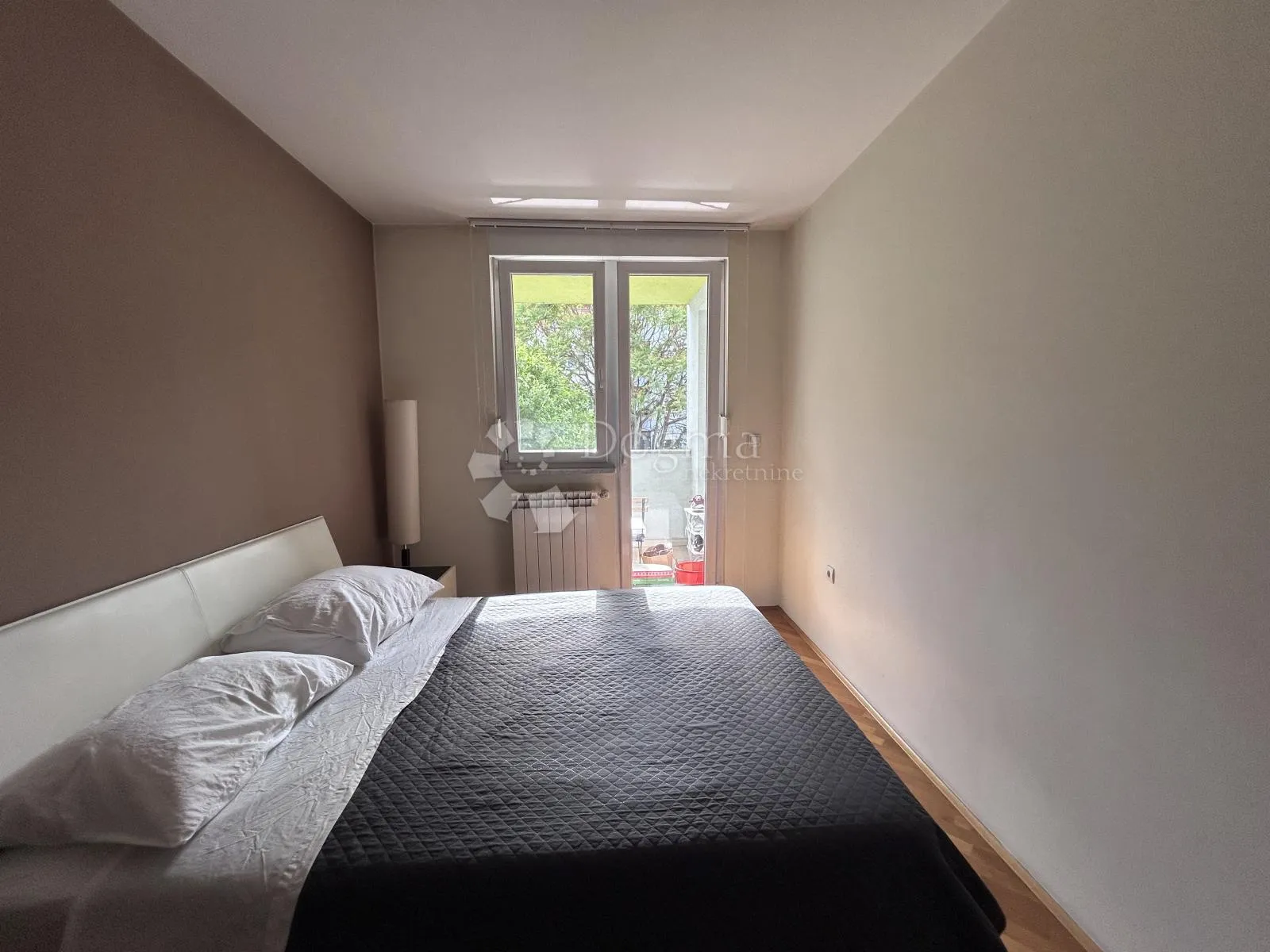 zagreb, trešnjevka, prekrasan dvosoban stan 52 m2 + parking - slika 4