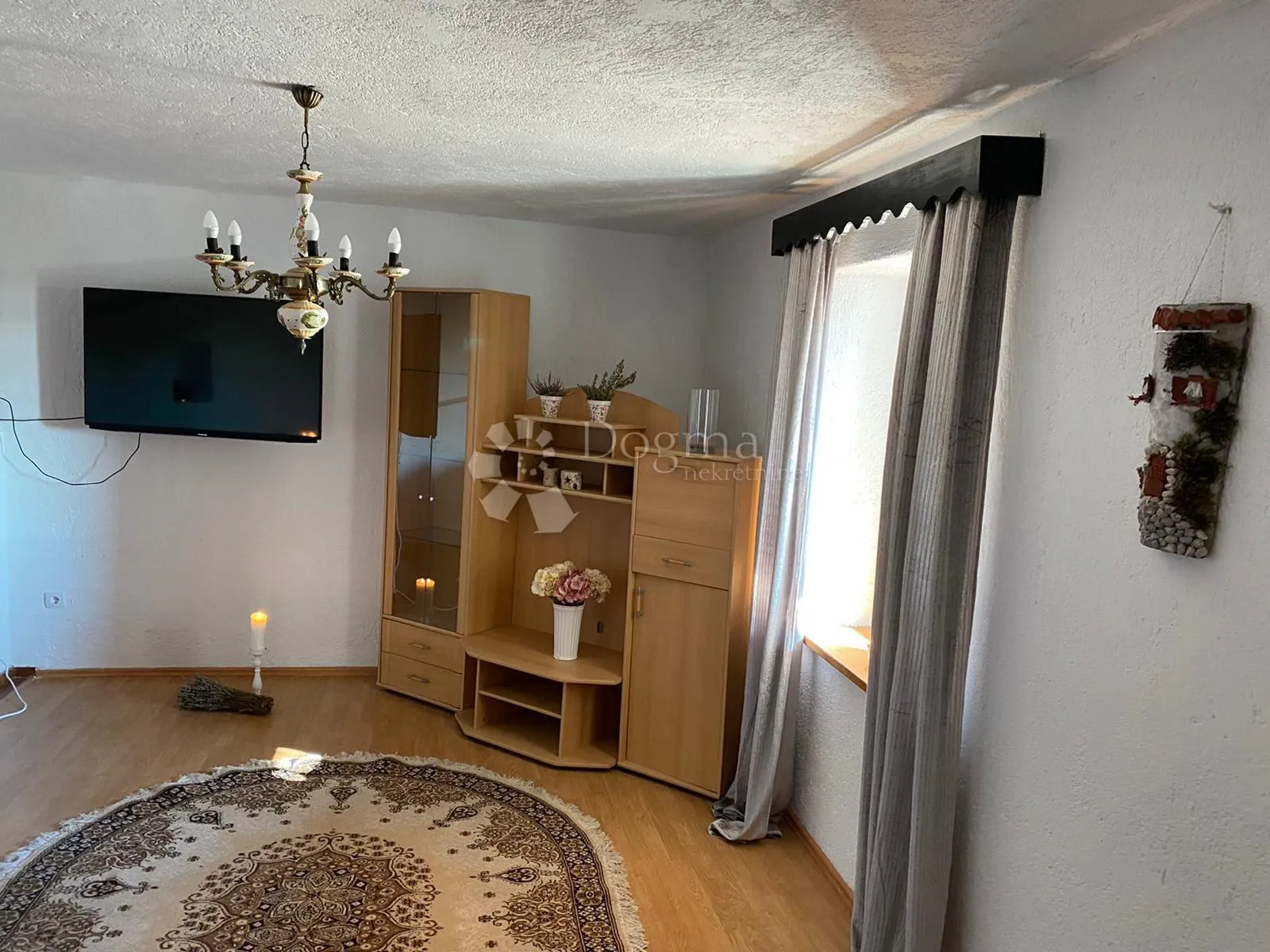 apartmanska kuća na 10-tak km od buzeta! - slika 20
