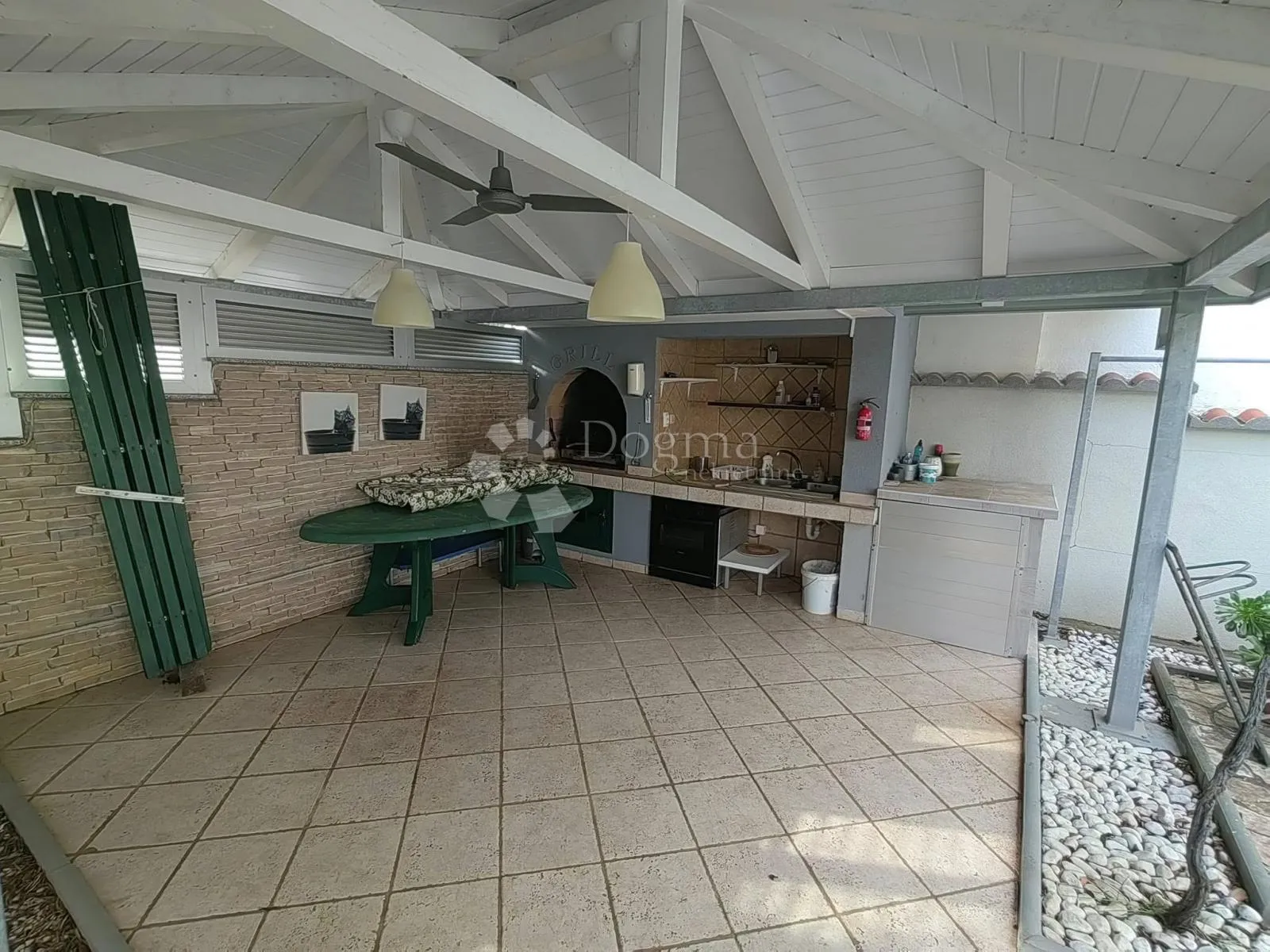 prodaje se apartmanska kuća na otoku viru!! - slika 15