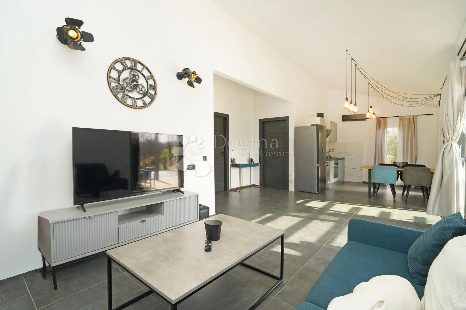 moderna prizemnica s bazenom i jacuzzijem na parceli od 944 m² – mirna lokacija u okolici višnjana - slika 13