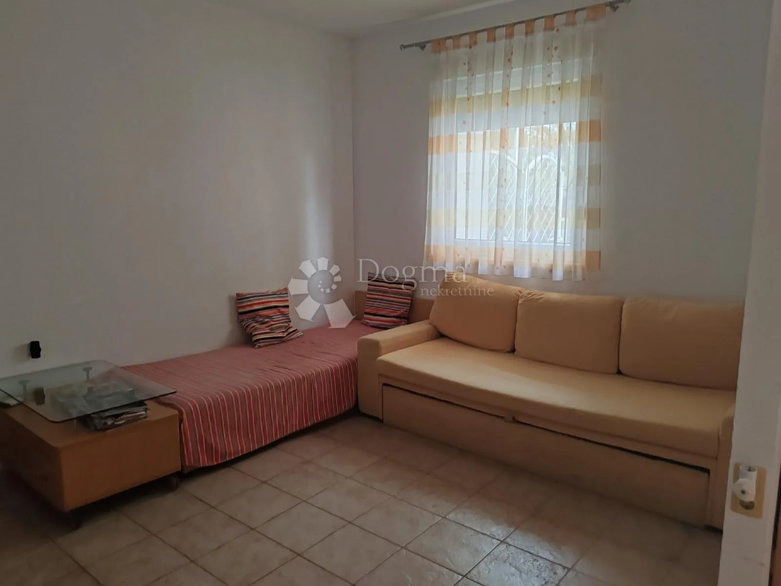 vodice-srima apartman 2.red od mora, privatni vrt+pm - slika 20