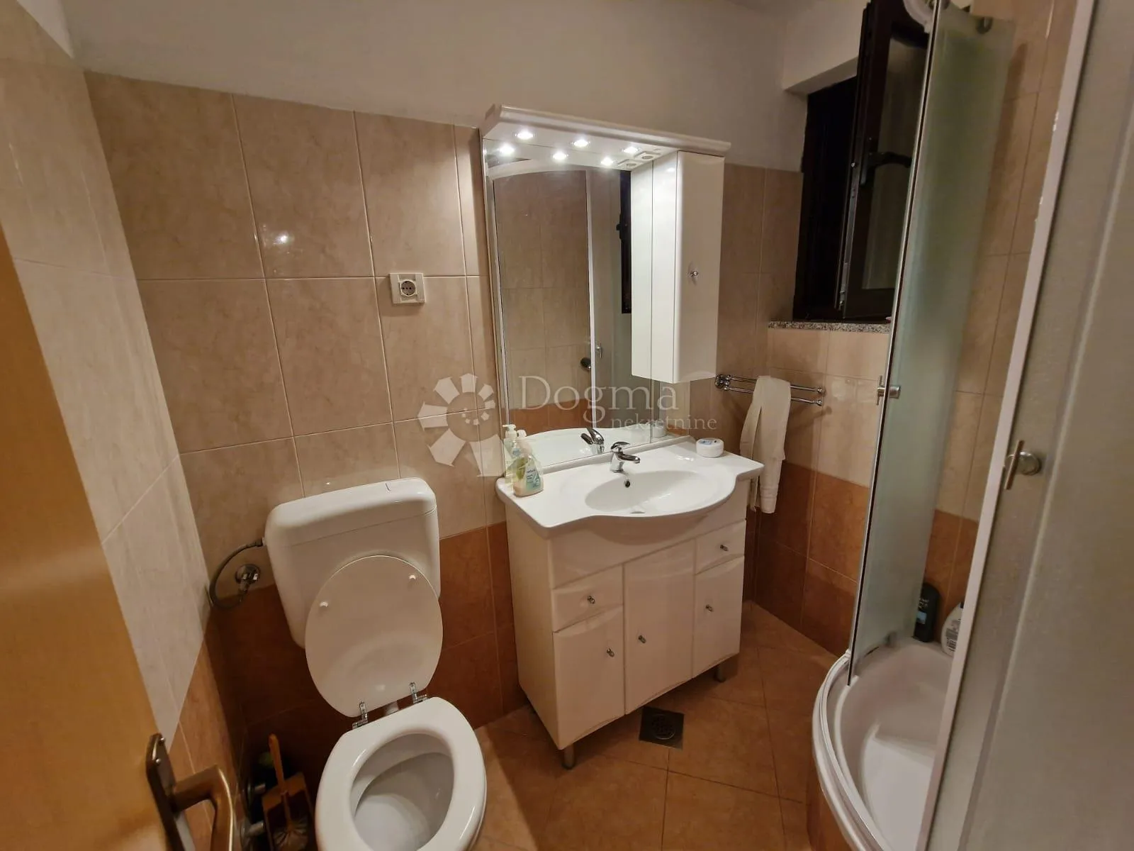 baška - kuća sa vrtom - slika 12