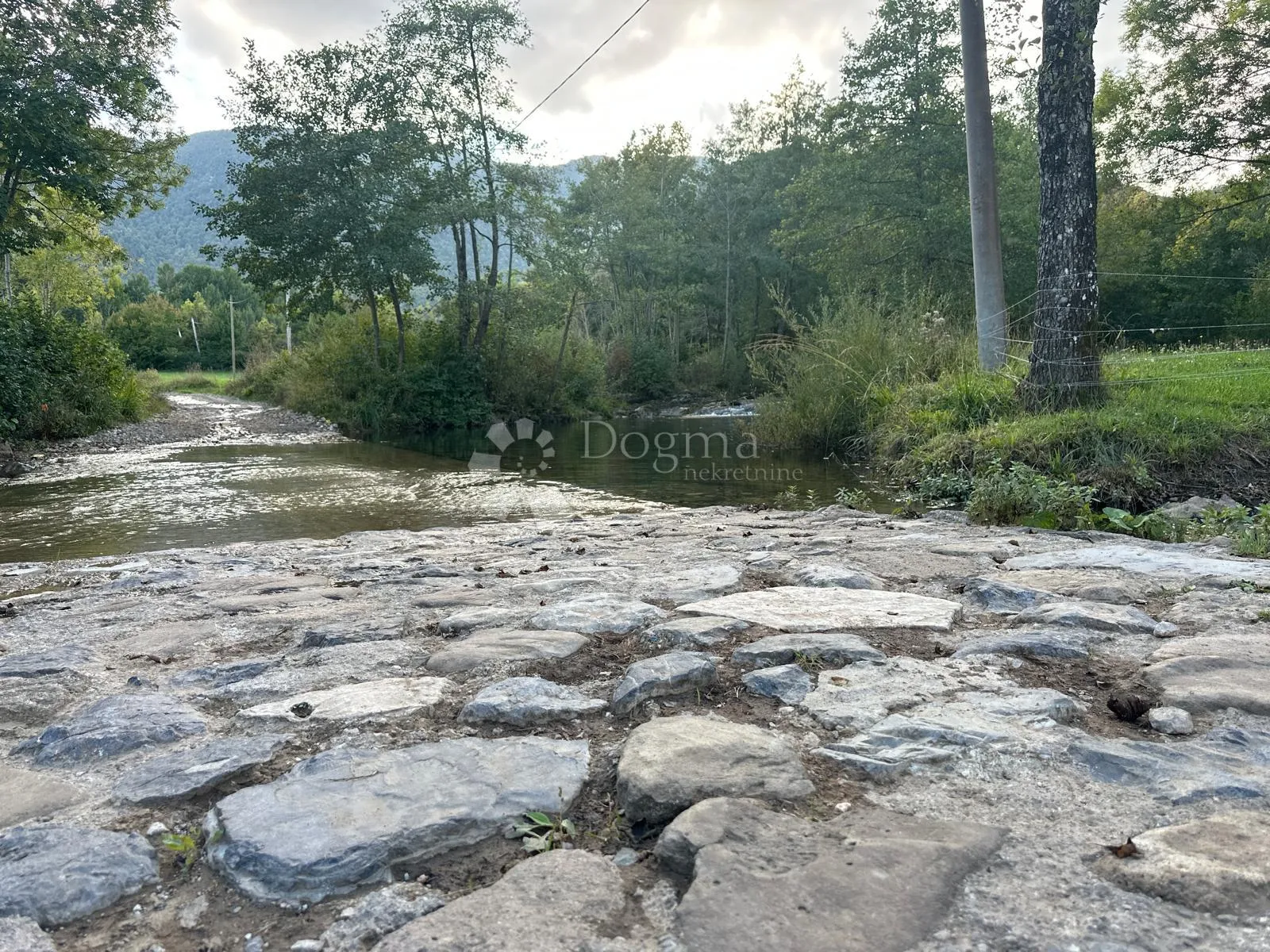 brušane kuća i novi pomoćni objekt stambene namjene 4200m2 - slika 12