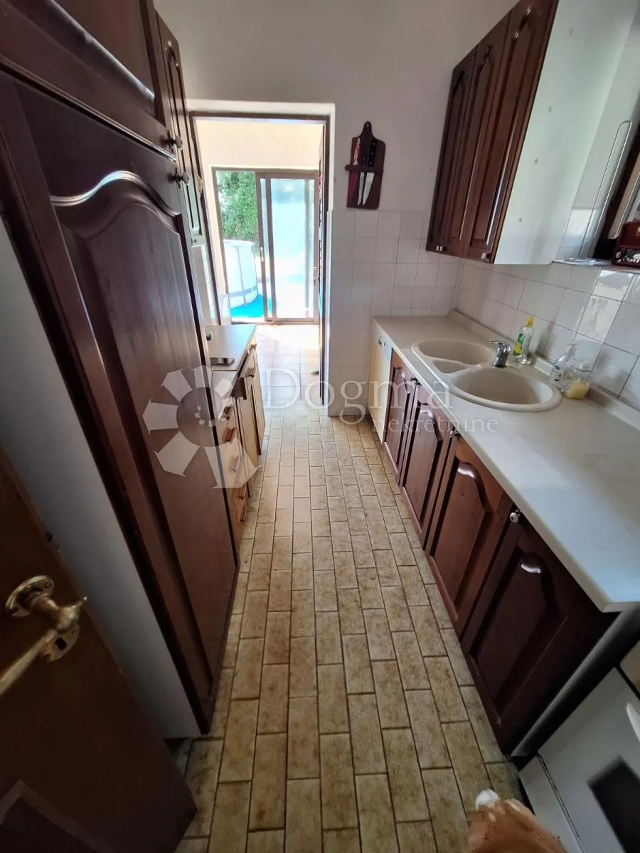 samostojeća kuća sa 3 apartmana - slika 20